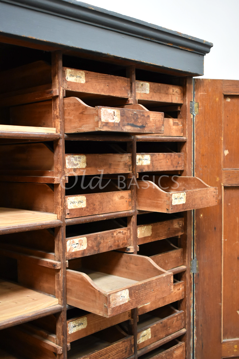Detail van Ladenkast, grijs, materiaal hout